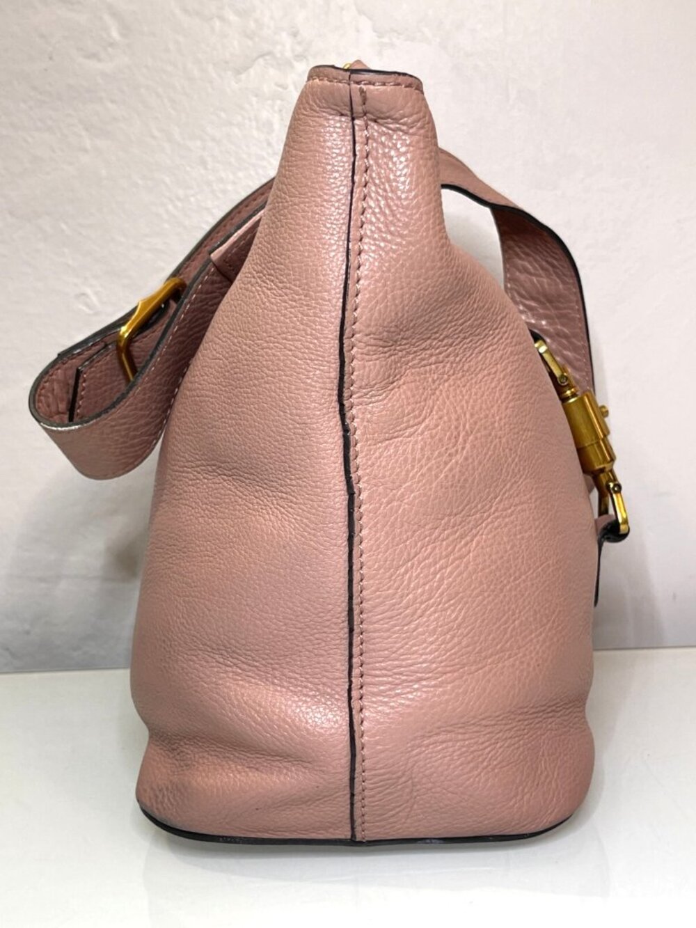 GUCCI Jackie Soft Grained Calfskin Bucket Bag Camelia - Picture 9 of 16